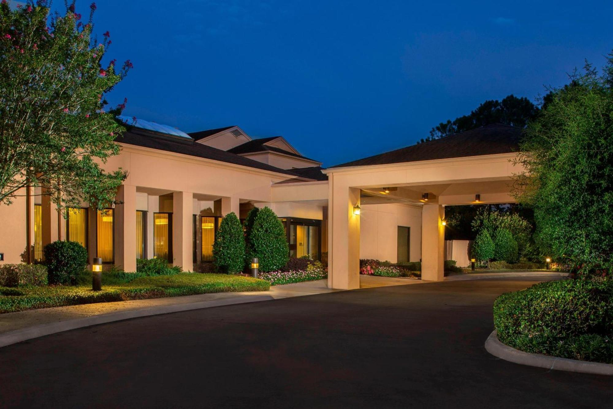 Courtyard By Marriott Baton Rouge Acadian Centre/Lsu Area Hotel Екстериор снимка
