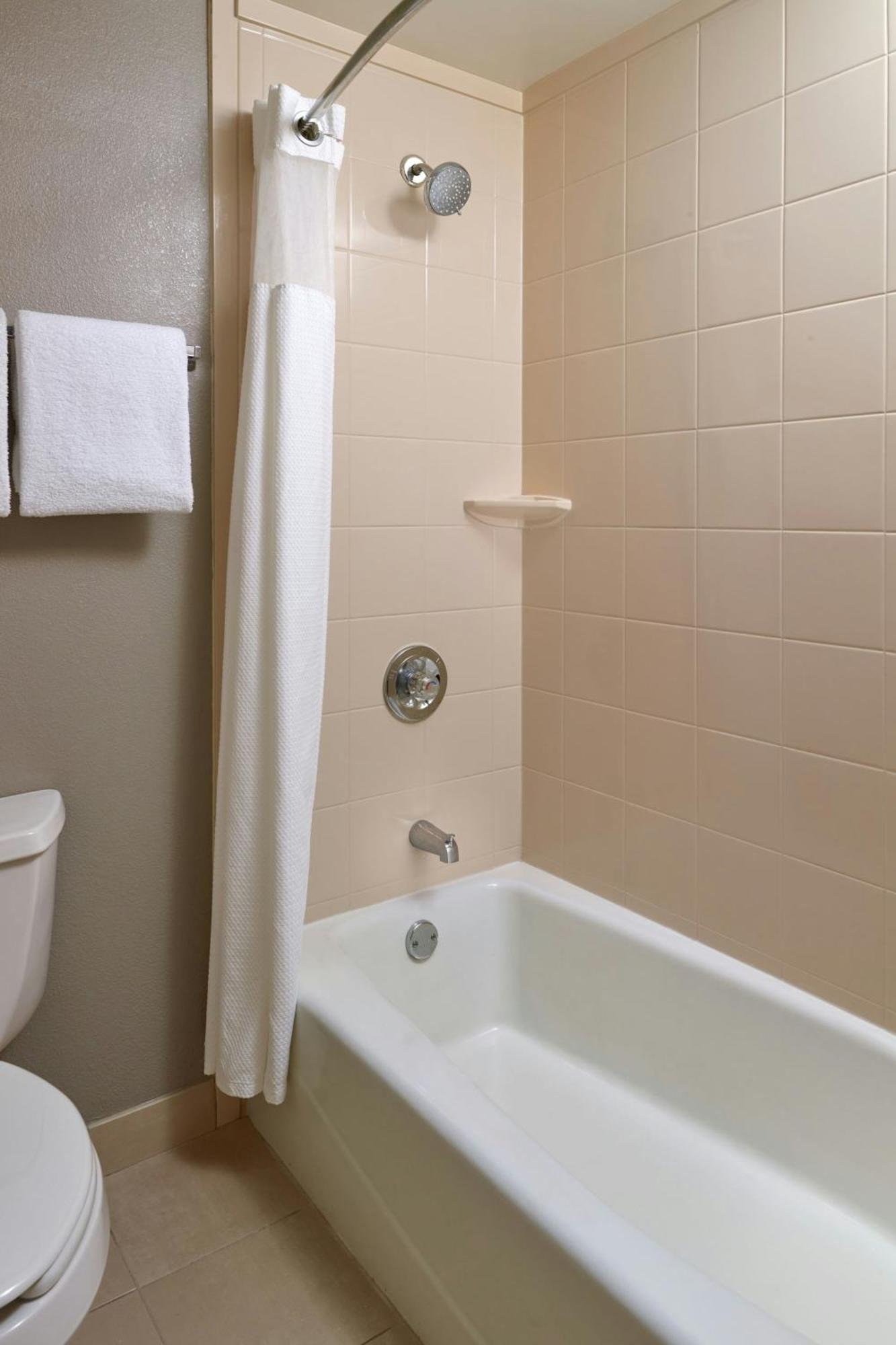 Courtyard By Marriott Baton Rouge Acadian Centre/Lsu Area Hotel Екстериор снимка