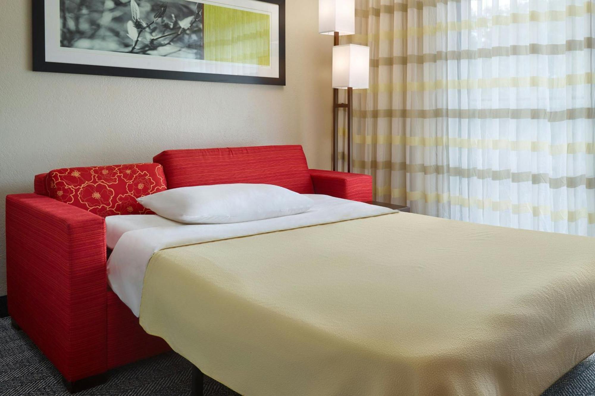 Courtyard By Marriott Baton Rouge Acadian Centre/Lsu Area Hotel Екстериор снимка