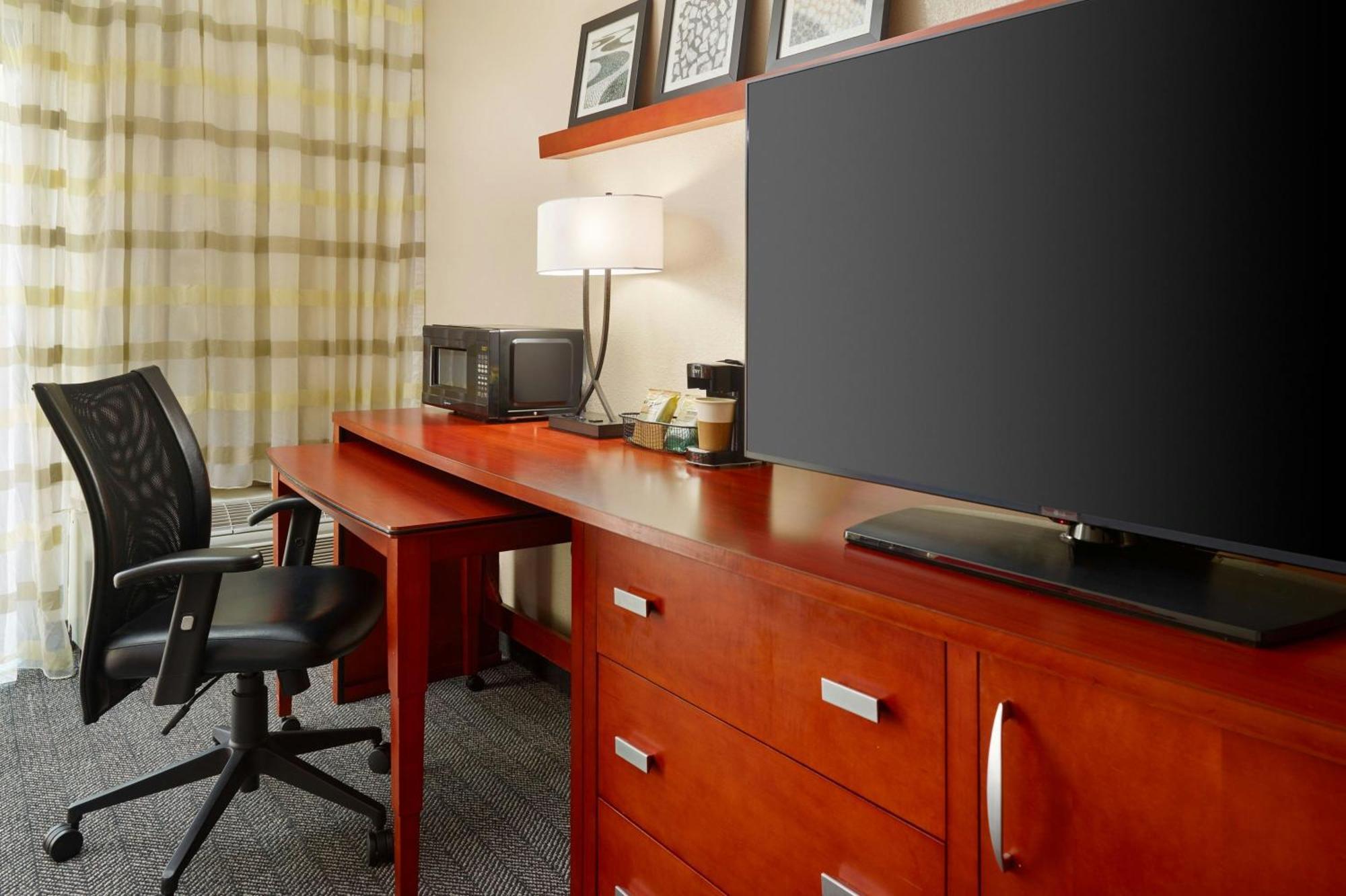 Courtyard By Marriott Baton Rouge Acadian Centre/Lsu Area Hotel Екстериор снимка