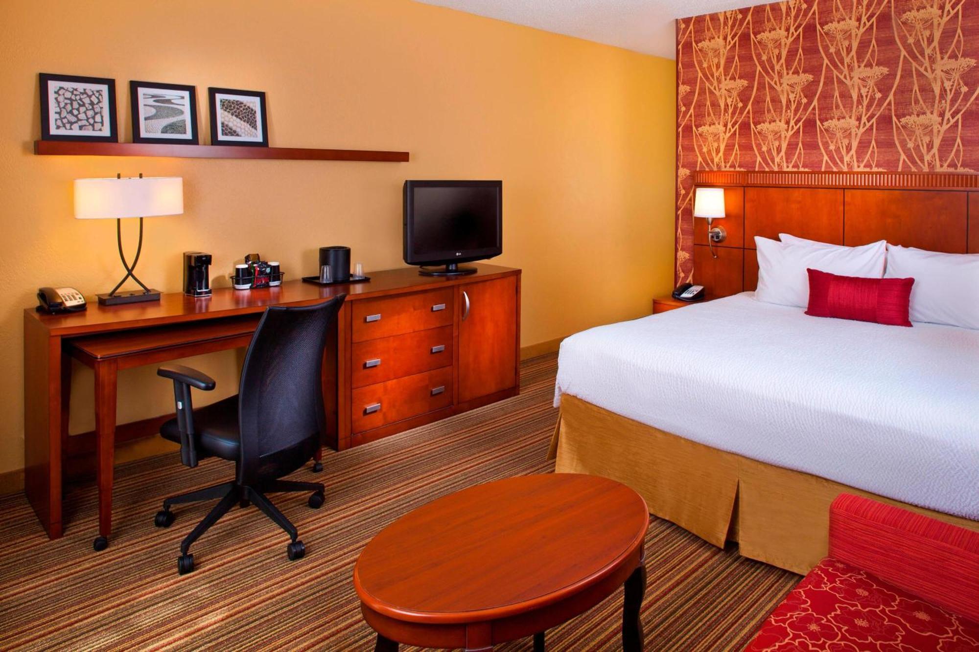 Courtyard By Marriott Baton Rouge Acadian Centre/Lsu Area Hotel Екстериор снимка