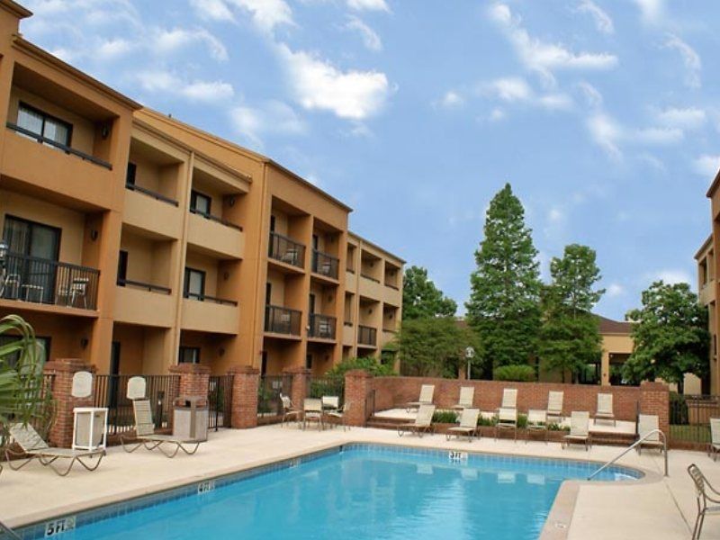 Courtyard By Marriott Baton Rouge Acadian Centre/Lsu Area Hotel Екстериор снимка