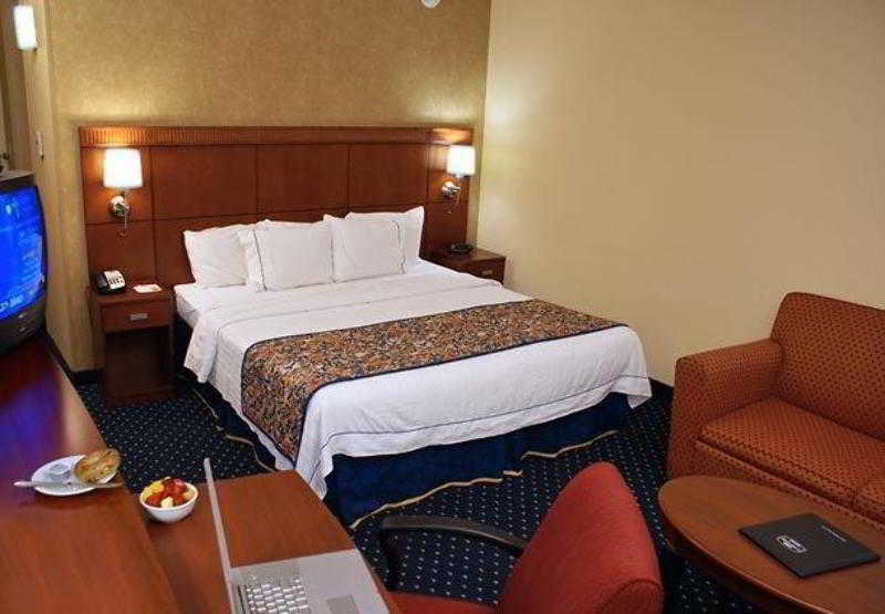 Courtyard By Marriott Baton Rouge Acadian Centre/Lsu Area Hotel Екстериор снимка