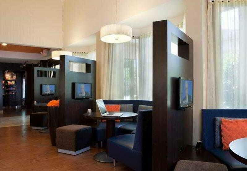 Courtyard By Marriott Baton Rouge Acadian Centre/Lsu Area Hotel Екстериор снимка